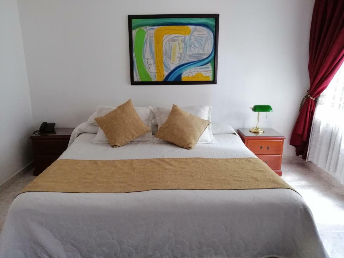 Hotel Bolivar Plaza Манисалес Экстерьер фото